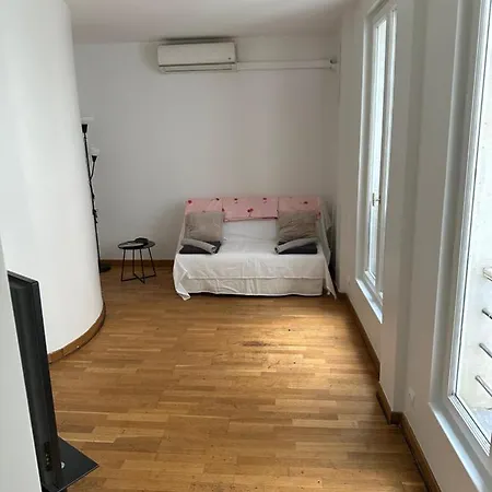 2 Pieces Champs-elysees Apartment Paris