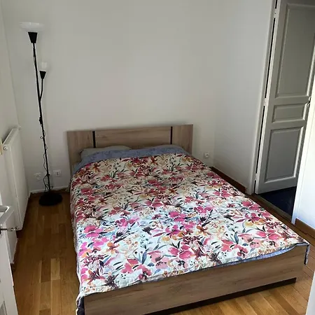 2 Pieces Champs-elysees Apartment